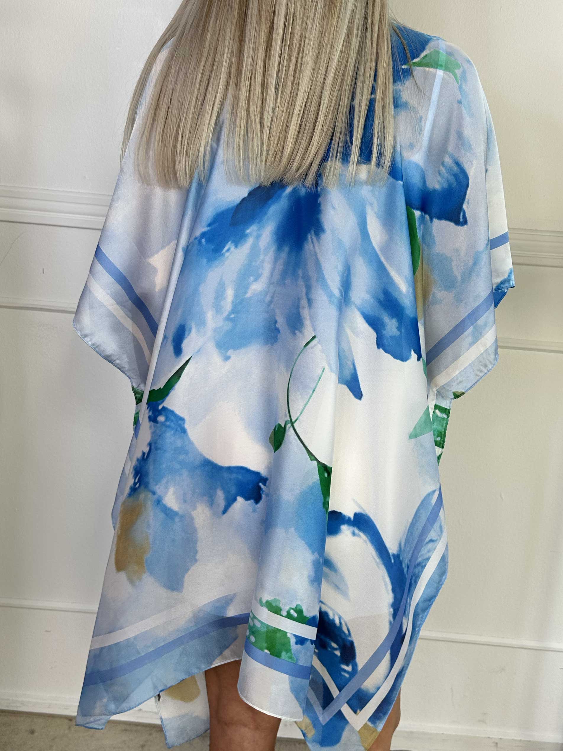 Maggie - Let flerfarvet tunika i blød viskose og silke